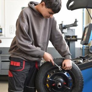 Dílny OV - automechanik, autotronik, karosář